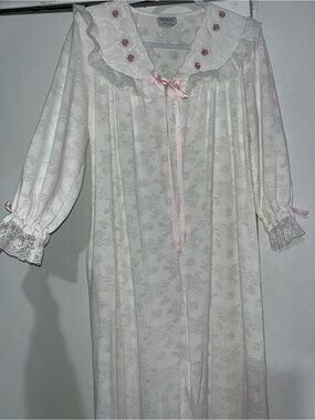Appel Vintage Roses Lace & Ribbon Robe • Pointelle • Zipper Front • Maxi